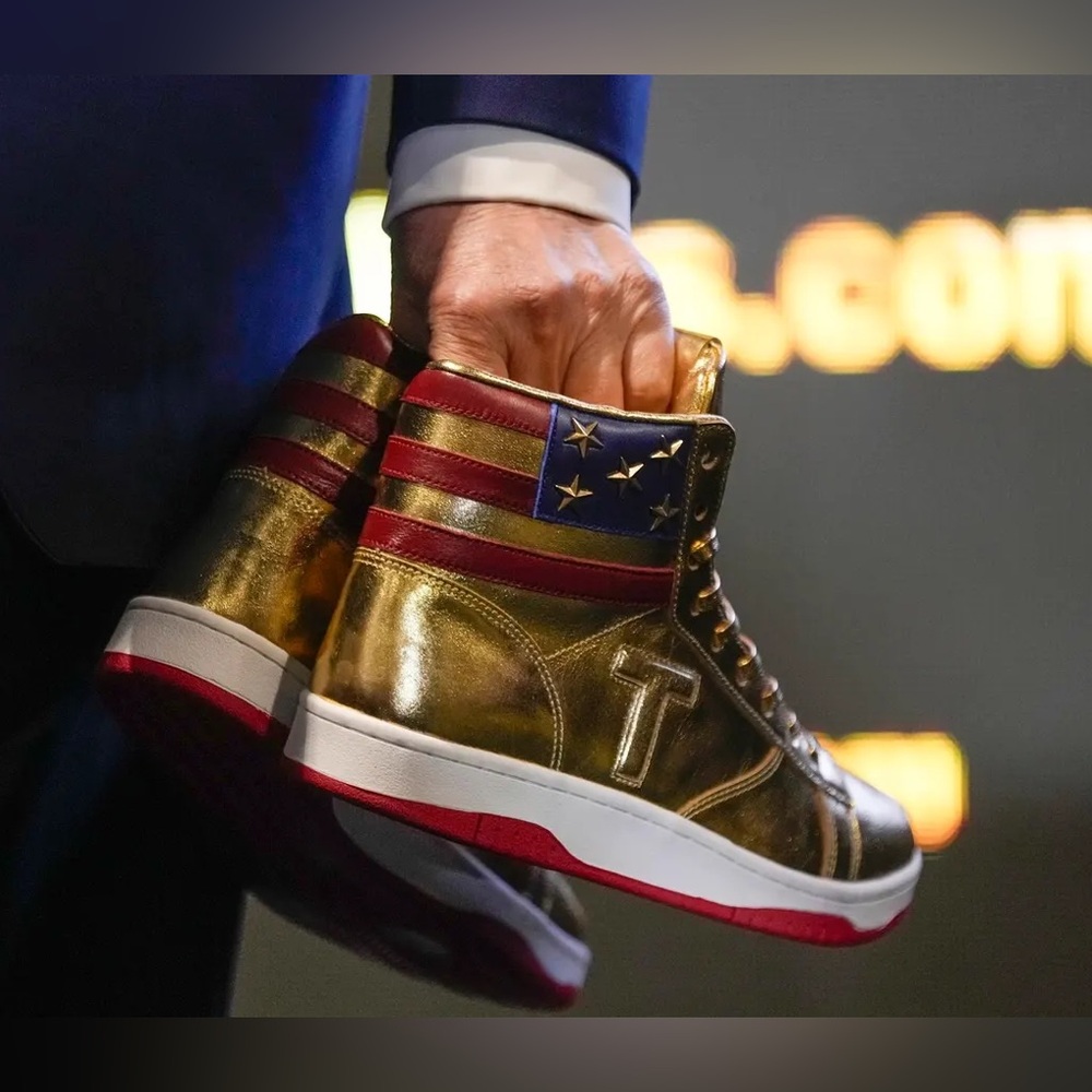 GOLD TRUMP HIGH TOP Women’s 10/Men’s 8